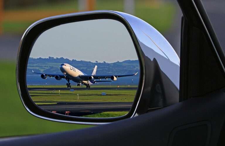 Airport Transfer Blogs | Articles | News | Tips & Tricks | Video | FAQ | Information | Infograph. 25 Q. What are the transportation options available from Newark Airport to Midtown Manhattan?