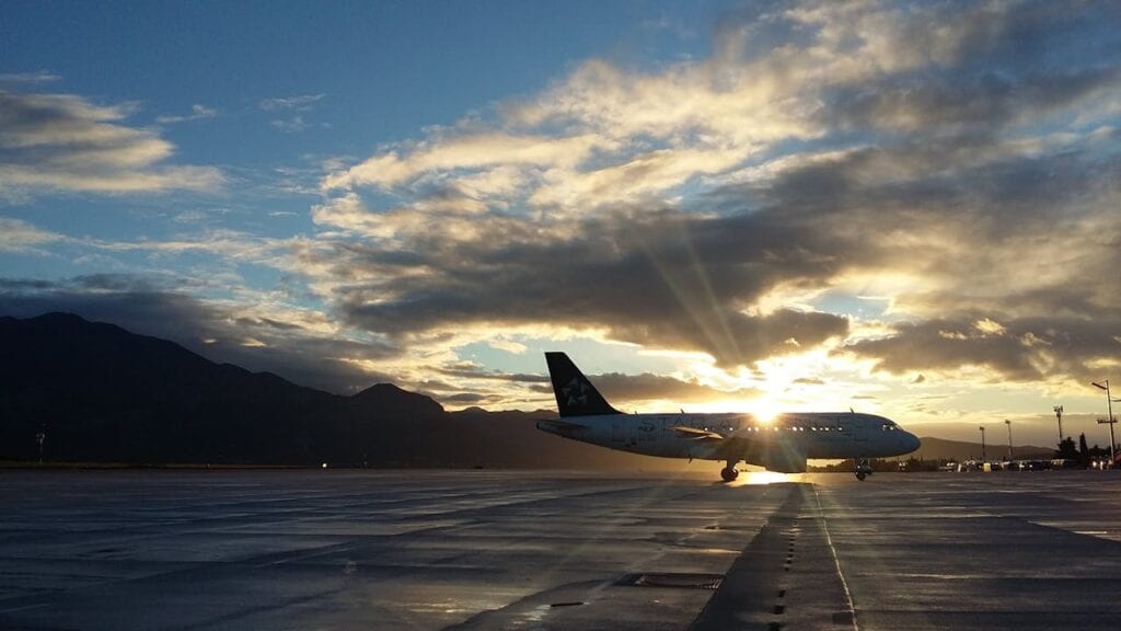 Top 10 All City Airport Car Service Reliable & Luxurious Rides 2 All city airport car service