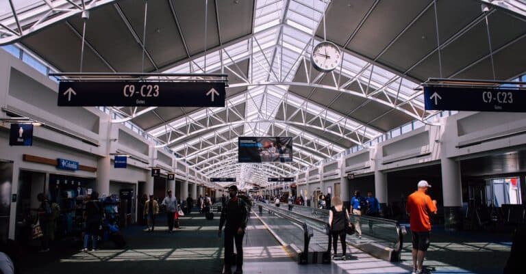 New Jersey Blogs | Articles | News | Tips & Tricks | Video | FAQ | Information | Infograph. 38 Q. What are the main airports in New York?