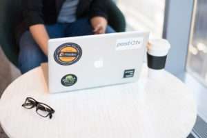 Q. Do taxi services from New York to Newark Airport operate 24/7?