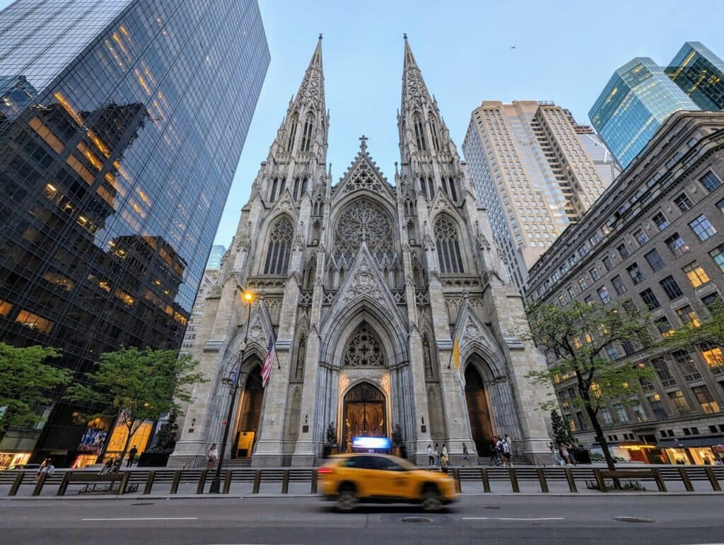 Taxi JFK to NYC: 7 Best Tips for an Amazing, Hassle-Free Ride! 18 Q. How much does it cost to travel from DC to NYC by toll road?