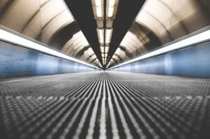 travelator-1209281_1280.jpg 3