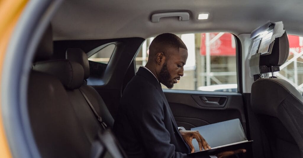 Safety tips for luxury car service from LaGuardia to Manhattan