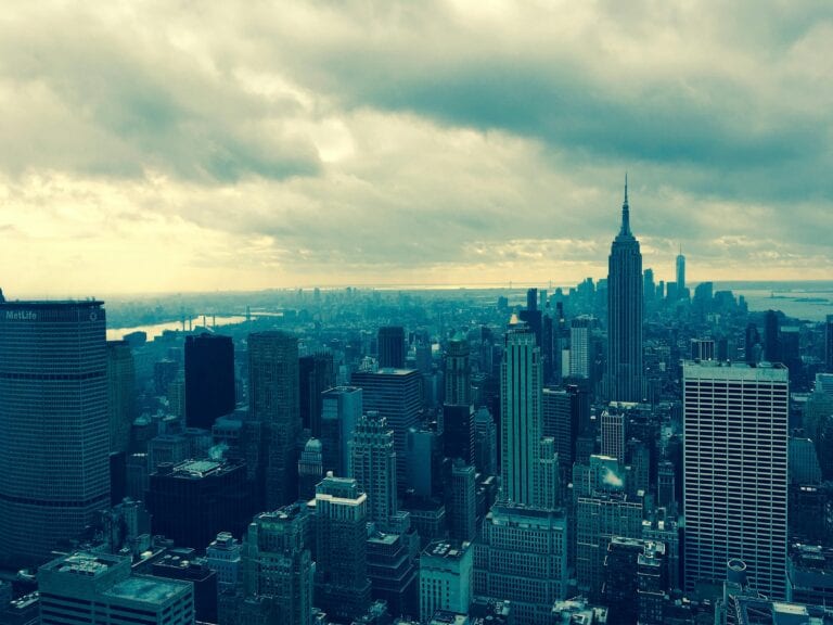 Limo rental NYC for airport transfers—family and group comfort, 2025.