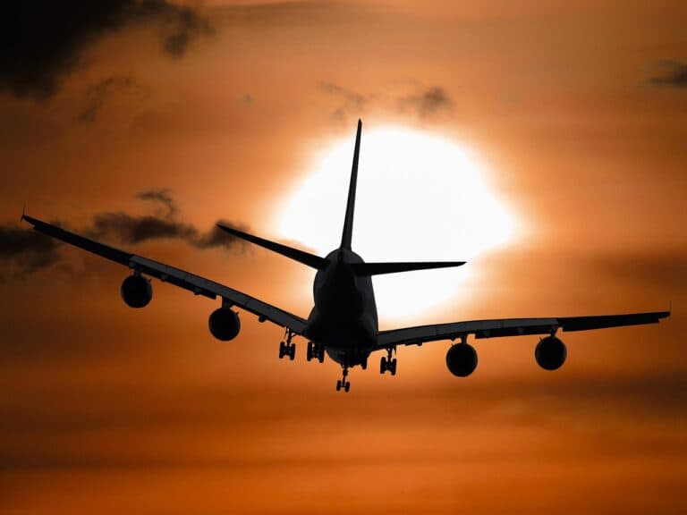 luxury car service from LGA to JFK scene