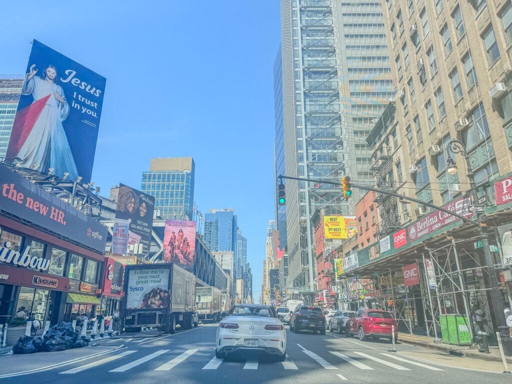 Shuttle Bus LGA overview at LaGuardia Airport