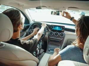 luxury car service to lga