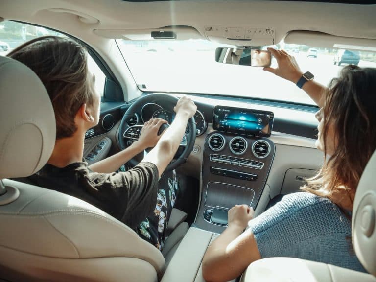 luxury car service to lga