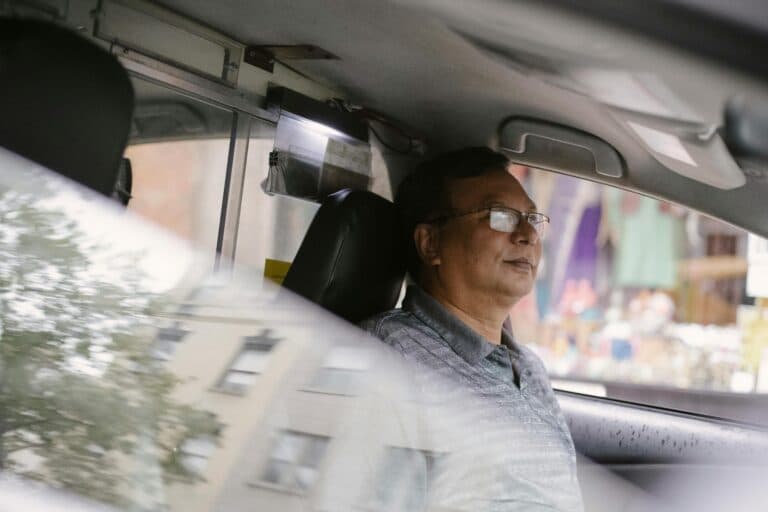how much is a yellow cab from jfk to manhattan