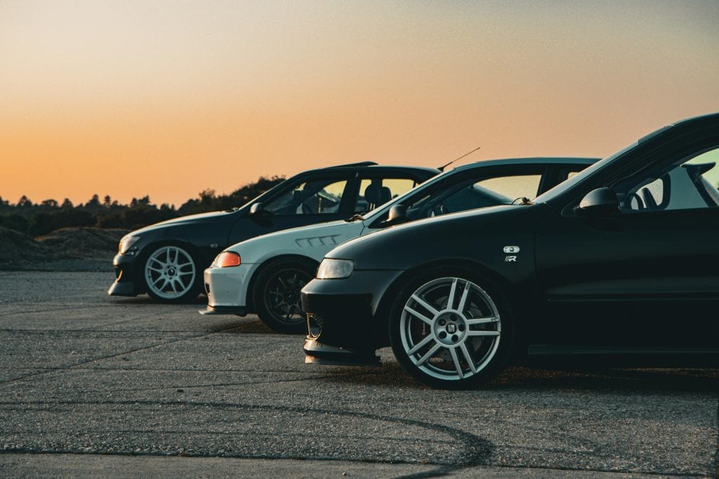 affordable airport pickup JFK black car service arrivals family luggage curbside