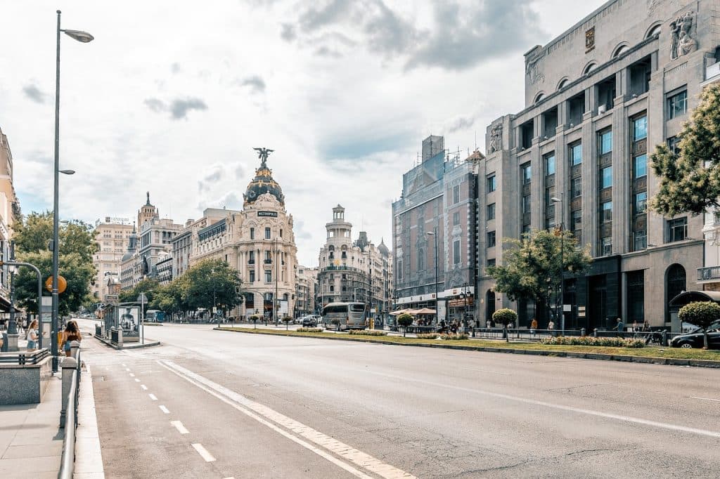Reliable Limo from LaGuardia to Manhattan in 2026: Your Ultimate Stress-Free Guide to Premium Airport Transfers 11 madrid, city, road, sky, clouds, nature, building, urban, capital, street, cars
