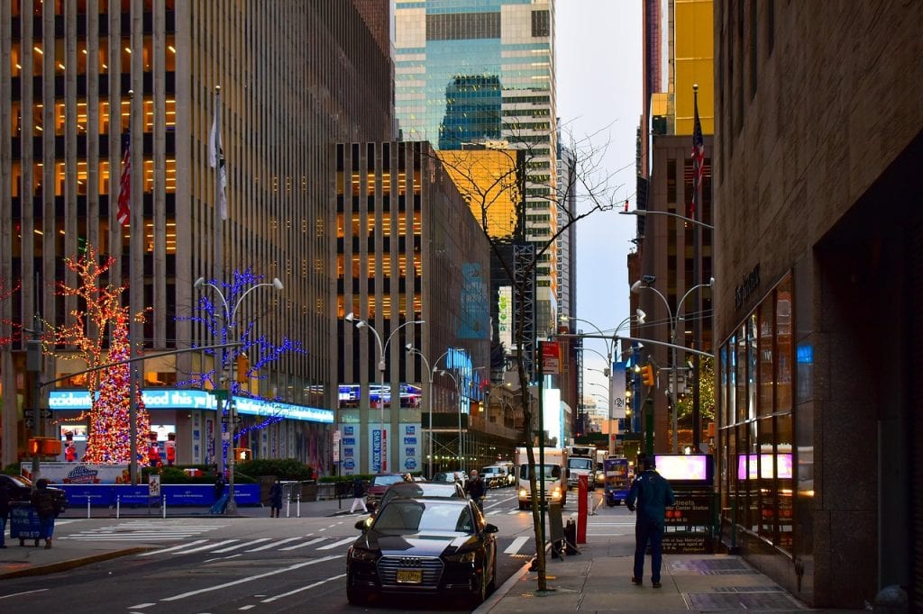 how to book a limousine from Newark airport black SUV at EWR terminal arrivals curbside
