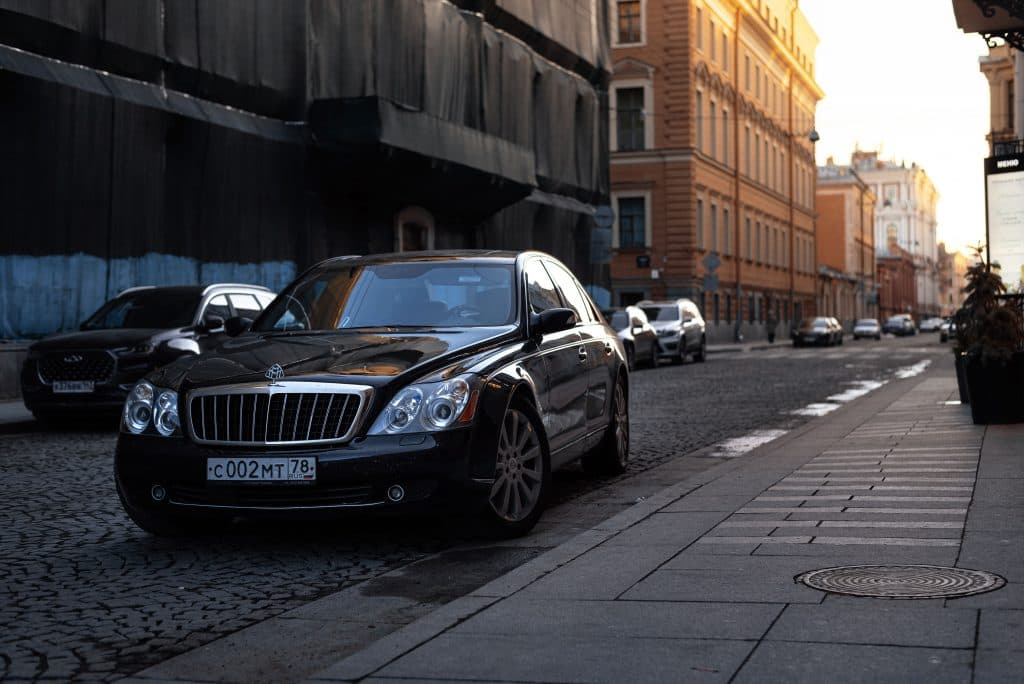 Luxury car service to New York City airport transfer with professional chauffeur Luxury car service to New York City airport transfer with professional chauffeur