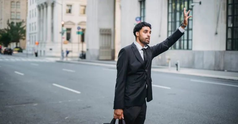 JFK to LGA shuttle options at dusk