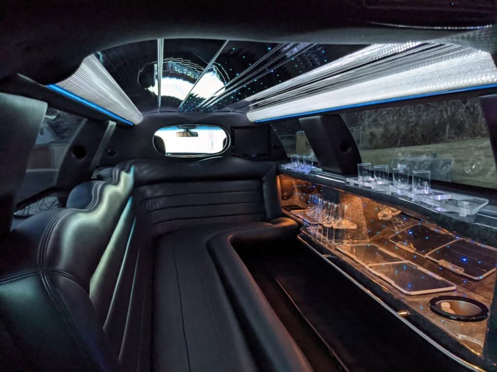 Mastering Top NY Car Maintenance: A Comprehensive Guide by JetBlack Transportations" 2 top NY car maintenance